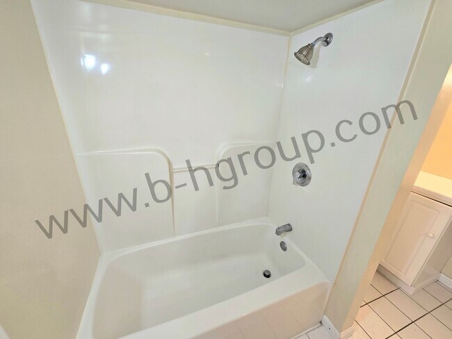 Building Photo - 5412 41st Ave