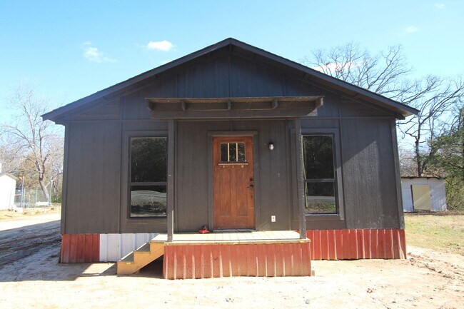 Primary Photo - Spur 164 Units