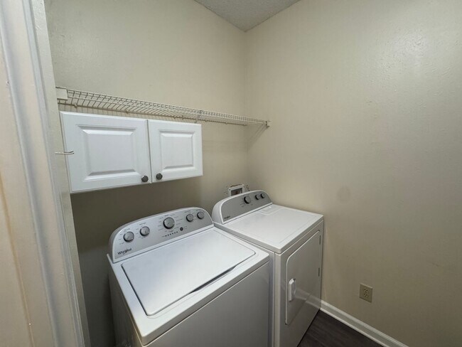 Building Photo - Fall Into Savings –$1,000 off 1st months r...