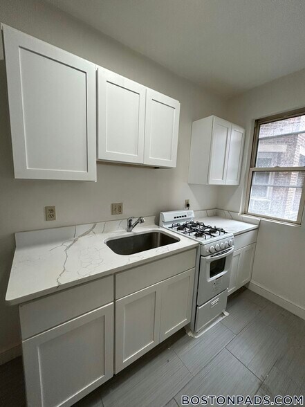 Building Photo - 11 Scottfield Rd