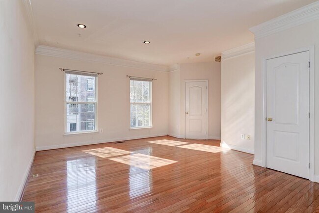 Building Photo - 207 Garden View Way