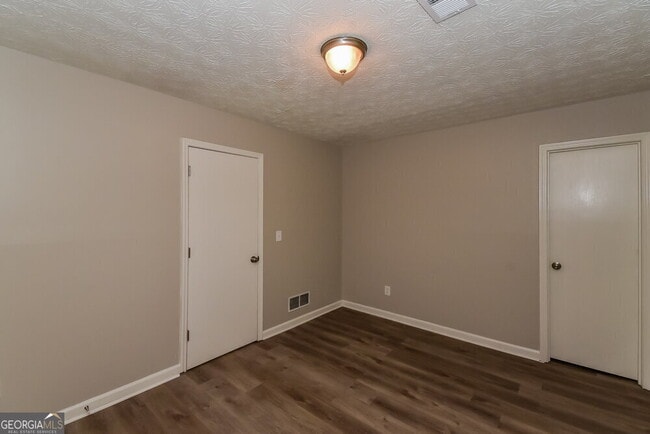 Building Photo - 2429 Chauncey Ln