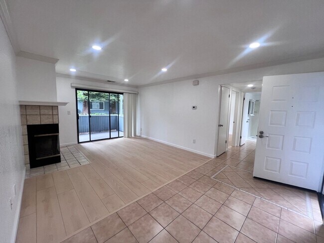 Building Photo - STUNNING 1BD/1BA TOWNHOUSE IN FREMONT CA!!!!