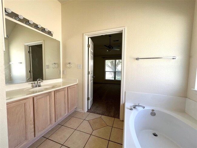 Building Photo - 15053 Babbling Brook Dr