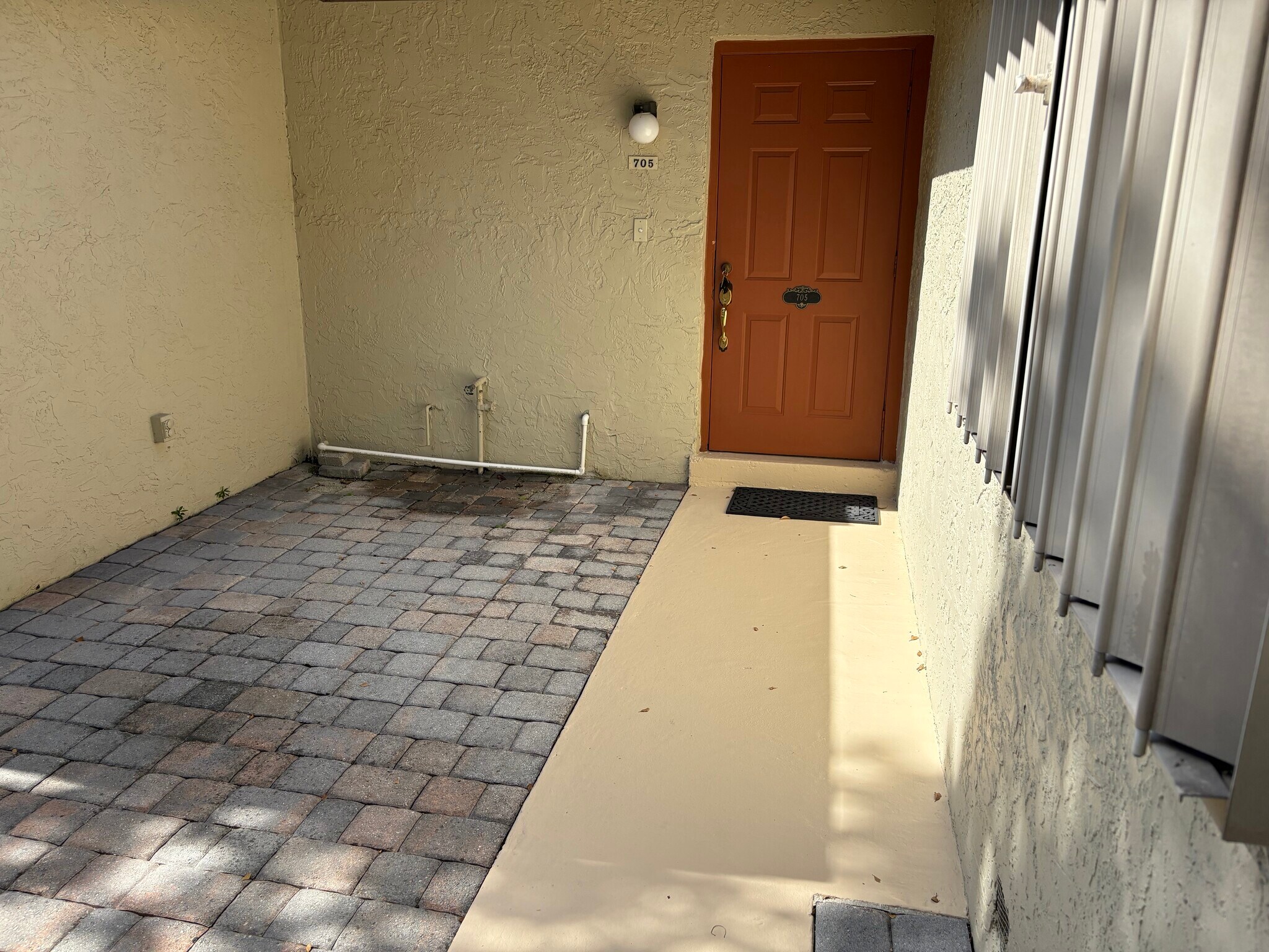 Building Photo - 3951 NE 17th Ave