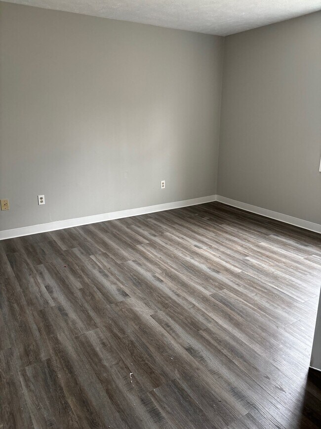 Building Photo - 1286 Fairground Rd