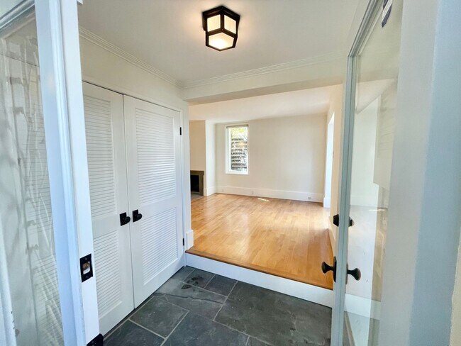 Building Photo - Castro/ Eureka Valley Full Floor Remodeled Victorian Condo in a Garden Setting - PROGRESSIVE