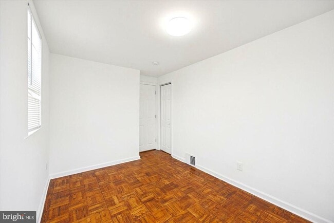 Building Photo - 682 2nd Ave