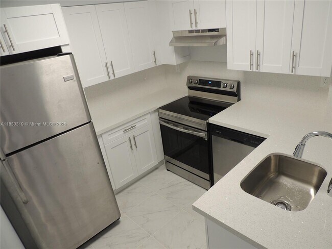 Building Photo - 15444 SW 85th Ln