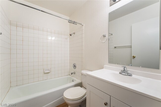 Building Photo - 1611 E Harmon Ave