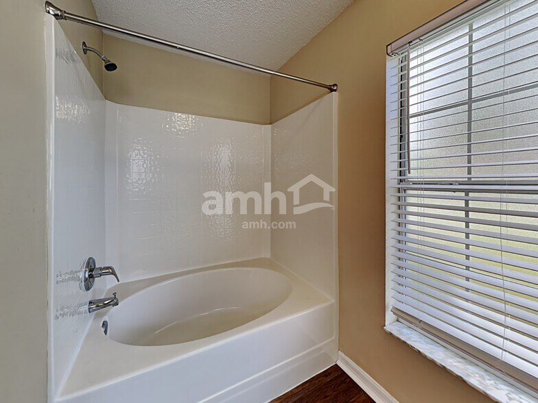 Building Photo - 554 Sedgewood Cir