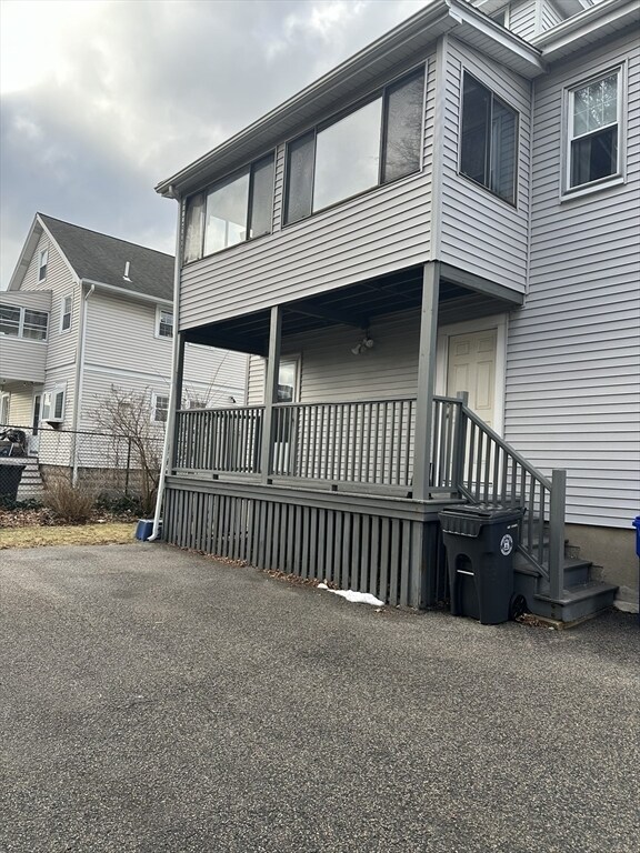 Building Photo - 33 Amsden St