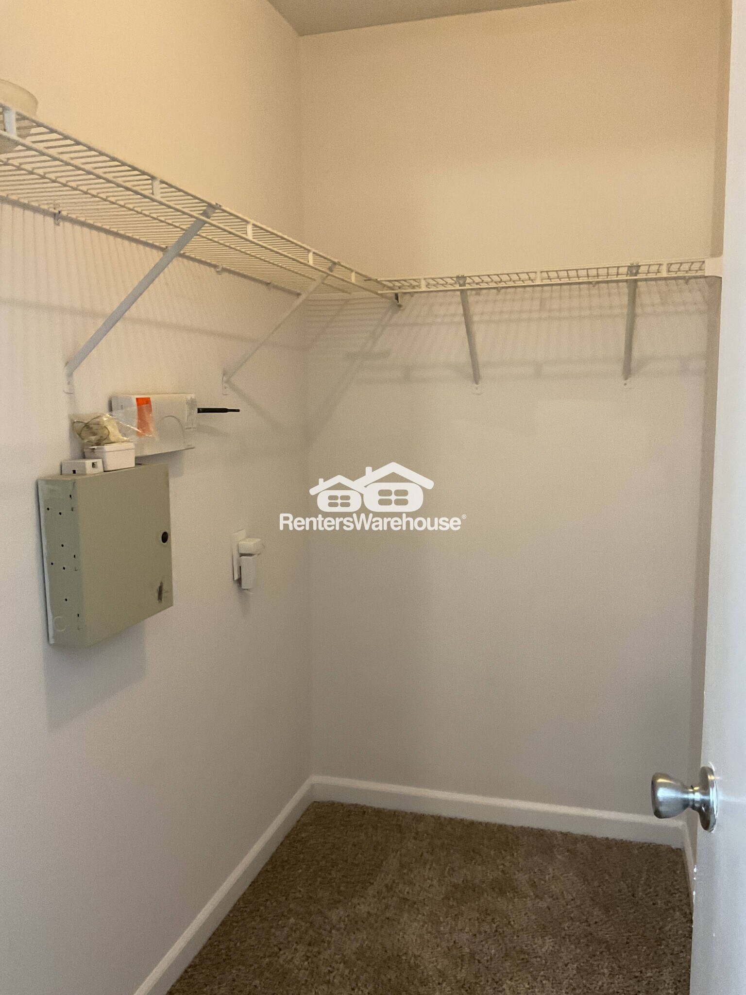 Building Photo - 3107 Meadow Knoll Dr