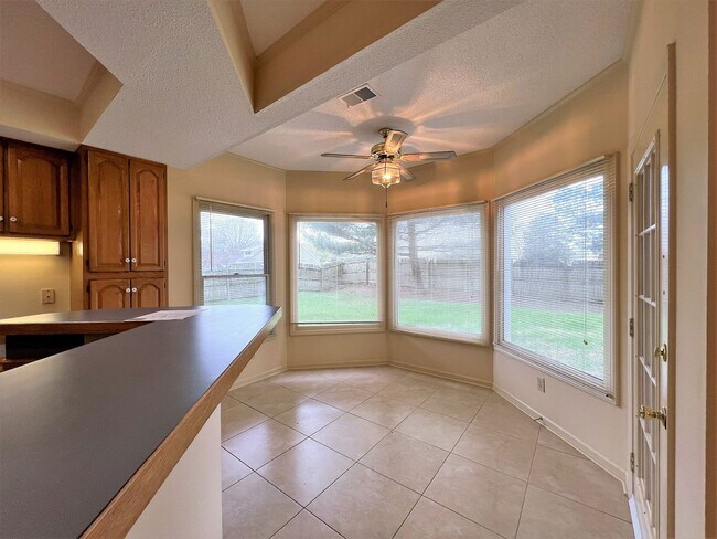 Building Photo - GREAT FARRAGUT LOCATION WITH INVITING FRONT PORCH CHARM!!!