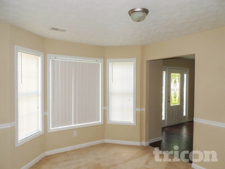 Building Photo - 8036 Harmony Lakes Dr