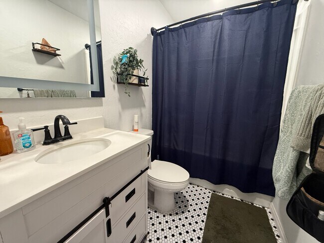 Building Photo - 2361 E Riviera Dr