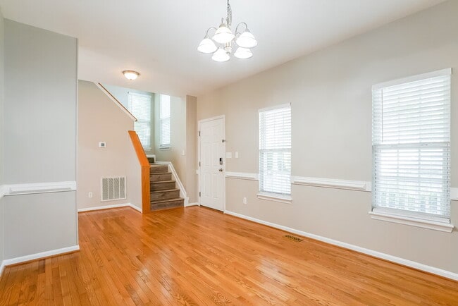 Building Photo - 9620 White Carriage Dr
