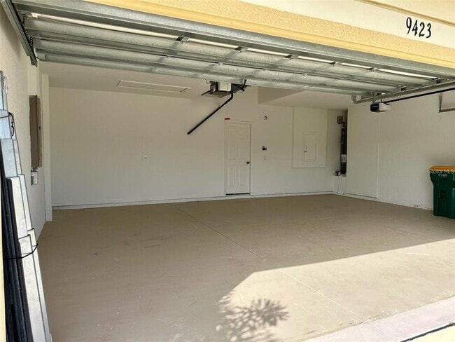 Building Photo - 9423 Rosebud Cir