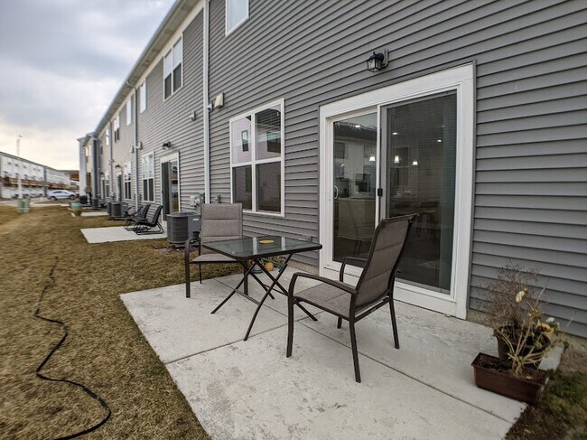 Building Photo - 2603 Geranium Way