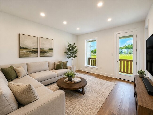 Building Photo - 307 Palisade Wy