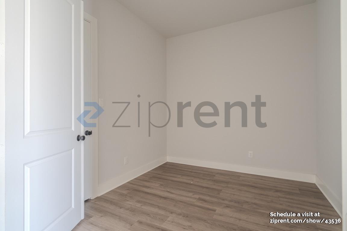Building Photo - 4614 Redbud St