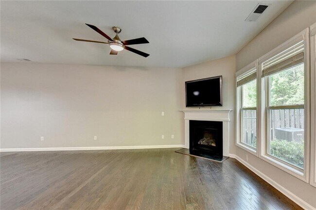 Building Photo - 7245 Heritage Oak Ct