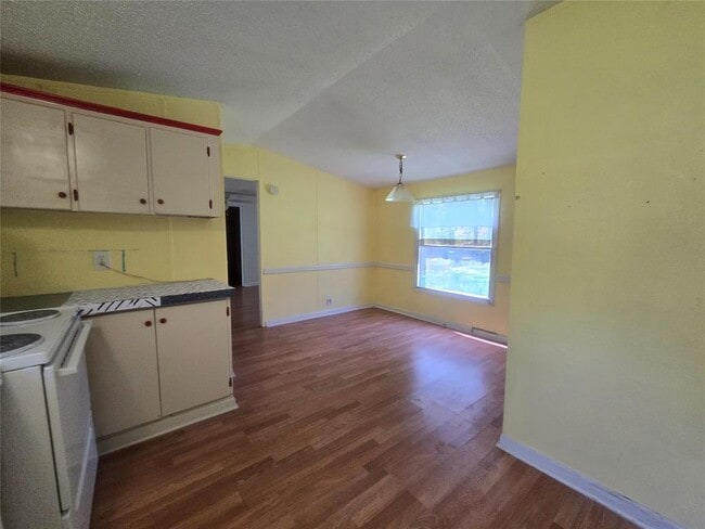 Building Photo - 215 Co Rd 429
