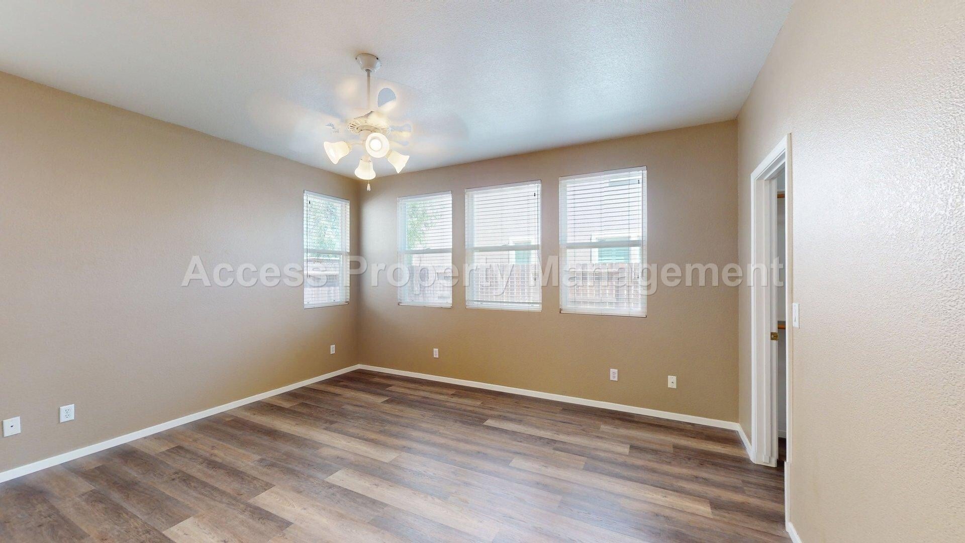 Building Photo - 1245 W Springer Dr