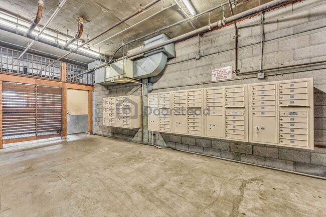 Building Photo - 1771 Broadway St