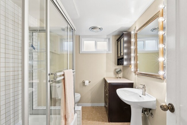 Building Photo - Charming 1 bed, 1 bath overlooking Lake Ballinger in Edmonds Bottom Floor Of Duplex $2350/mo.