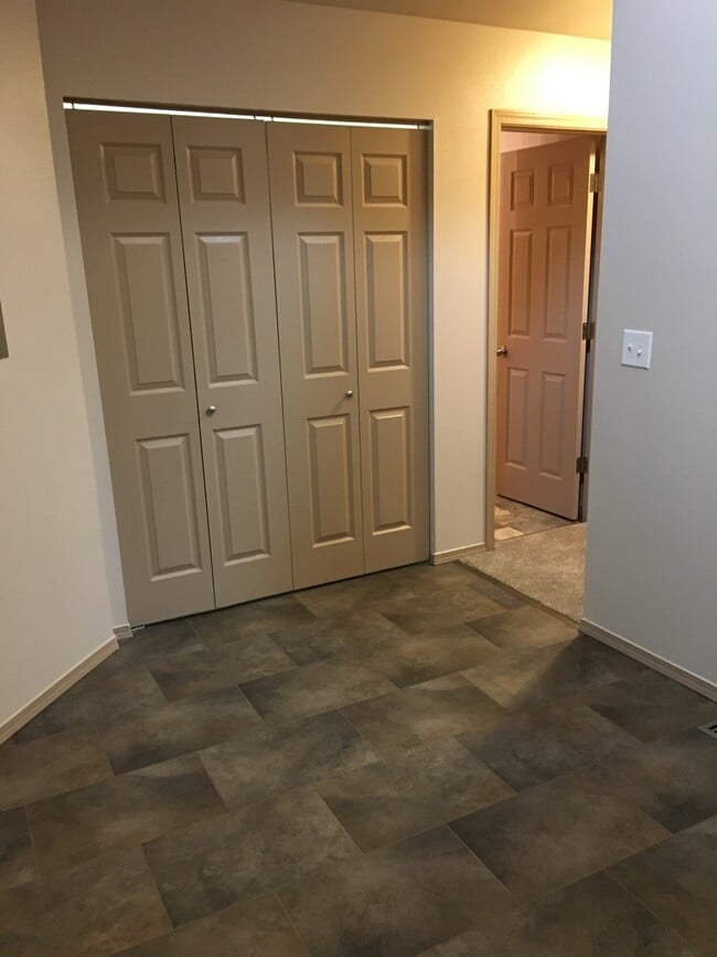 laundry room - 4001 Lunar Dr
