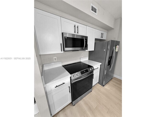 Building Photo - 2120 W Preserve Way