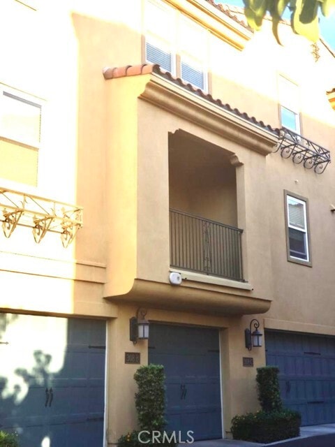 Building Photo - 308 S Arroyo Dr