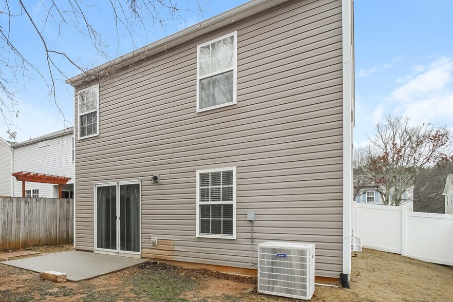 Building Photo - 118 Nacoochee Way