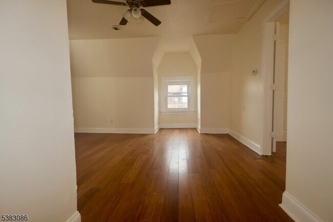 Building Photo - 34-36 Hedden Terrace Unit 3