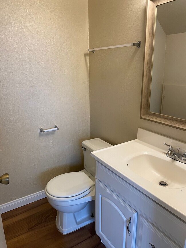 Building Photo - LOCATION & PRIVACY! Spacious 3 br Condo wi...