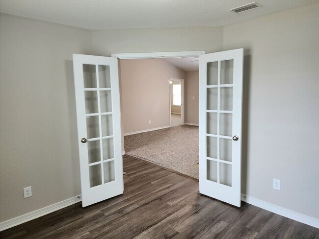 Building Photo - Corner lot 3/2 home in Elberta