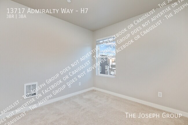 Building Photo - 13717 Admiralty Way