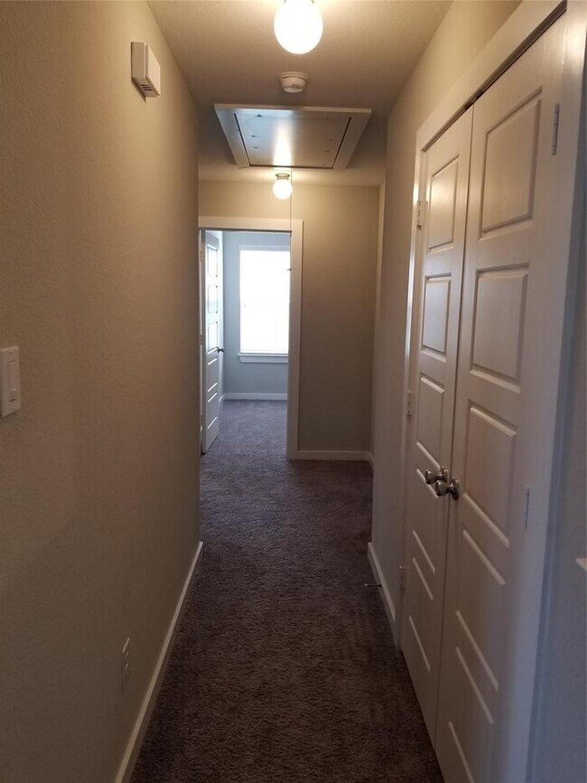 Building Photo - Stunning 5 beds 3 baths in Fort Worth with...