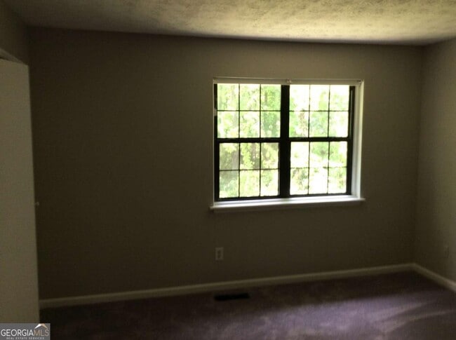Building Photo - 130 Meadowbrook Ct