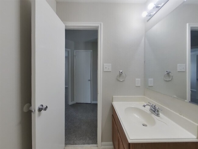 Building Photo - 20603 Fair Castle Dr