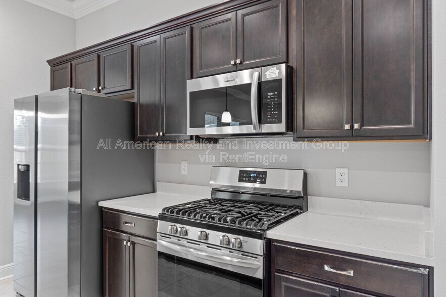 Building Photo - 189 Bon Ami Dr