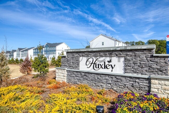 Building Photo - 1467 Hasse Ave