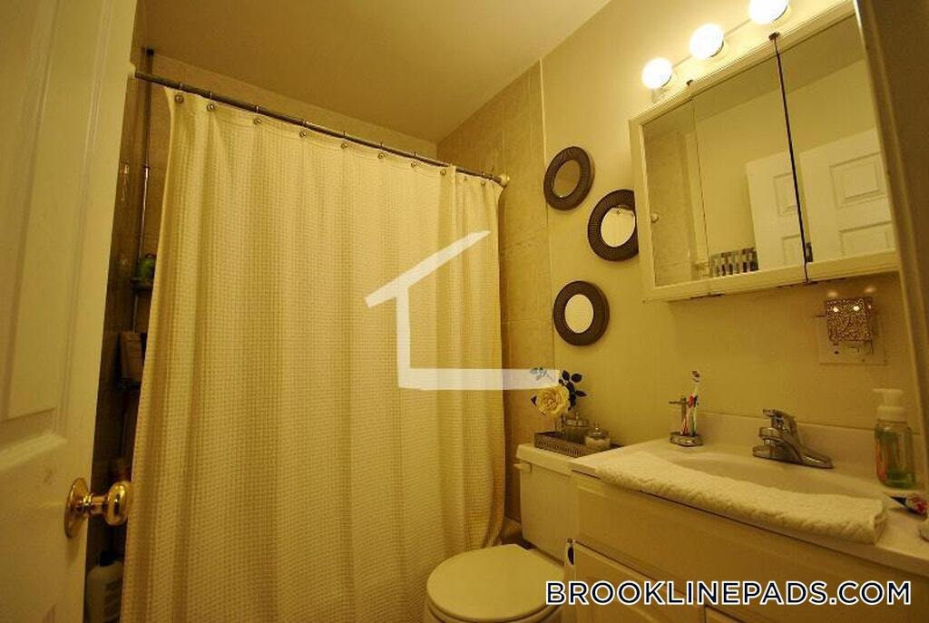 Building Photo - 214 Freeman St