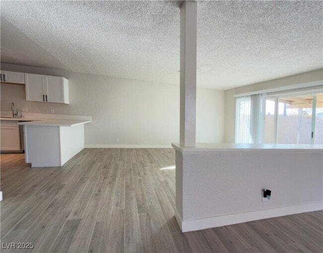 Building Photo - 6779 Pine Valley Dr