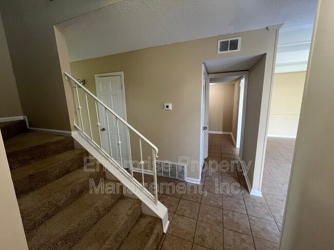 Building Photo - 3637 Haughton Ln