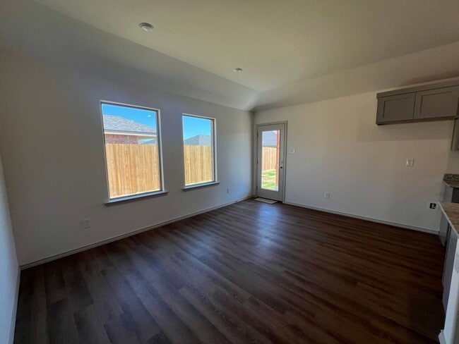 Building Photo - Welcome to Vander Ranch!