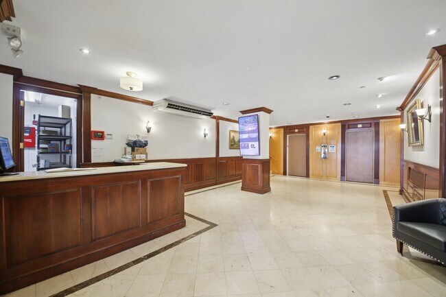 Building Photo - 10 Huron Ave