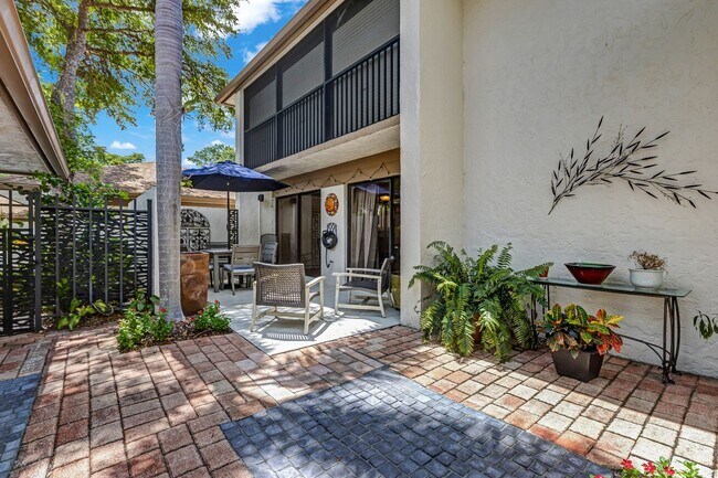 Building Photo - ** RETREAT AT NAPLES ** 3 BED / 2 BATH - C...