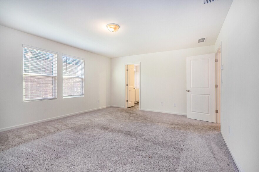 Building Photo - 1026 Feldman Chase